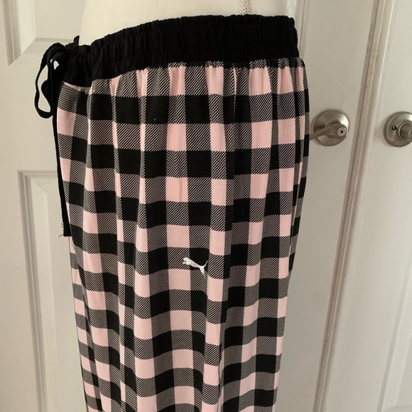 NWOT Puma black top and plaid pants pajama set - Picture 9 of 12